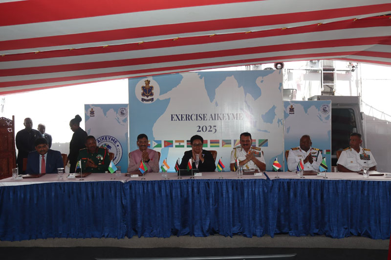 Hon'ble Defence Minister of Tanzania Dr. Stergomena Lawrence Tax, in presence of Hon'ble Raksha Rajya Mantri of India Sh – photo 2