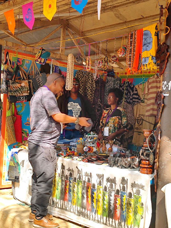 The 16-member delegation from Tanzania, consisting of artisans and artists from Magomamoto Theatre Group from Bagomoyo, – photo 2