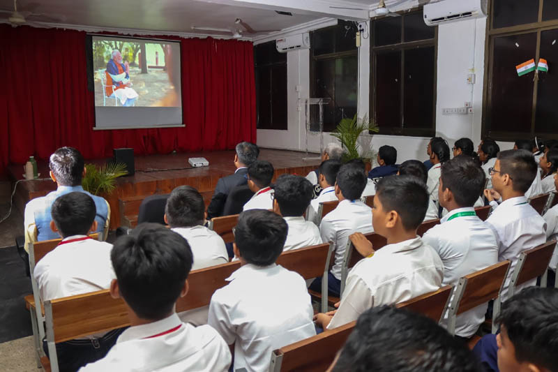 High Commissioner Mr. Bishwadip Dey joined the students of Indian School in Dar es Salaam for the virtual session of 'Pa – photo 1