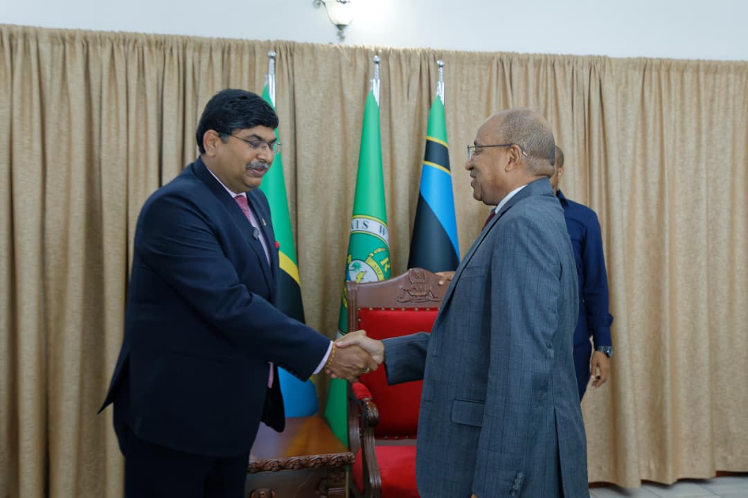President H.E. Dr. Hussein Ali Mwinyi received the High Commissioner of India to Tanzania, H.E. Bishwadip Dey, at the St – photo 3