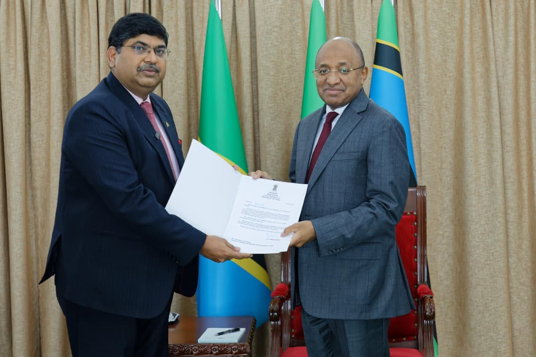 President H.E. Dr. Hussein Ali Mwinyi received the High Commissioner of India to Tanzania, H.E. Bishwadip Dey, at the St – photo 8