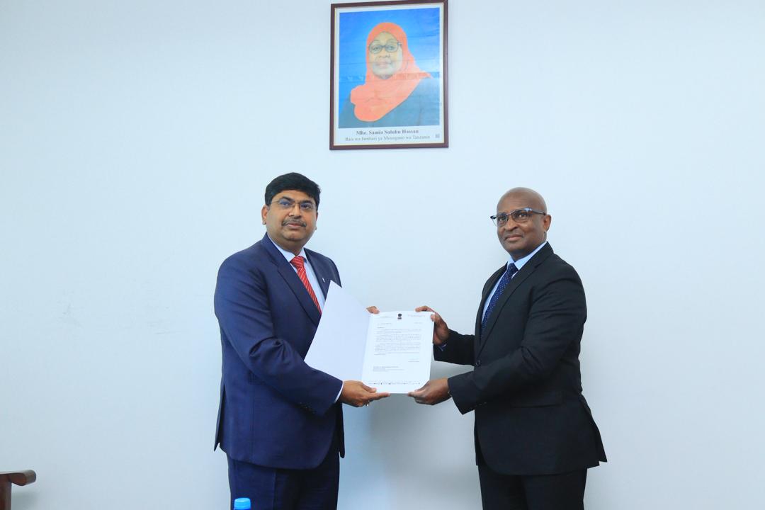 H.E. Shri Bishwadip Dey, High Commissioner of India met with Amb. Samwel William Shelukindo, Permanent Secretary of the – photo 3