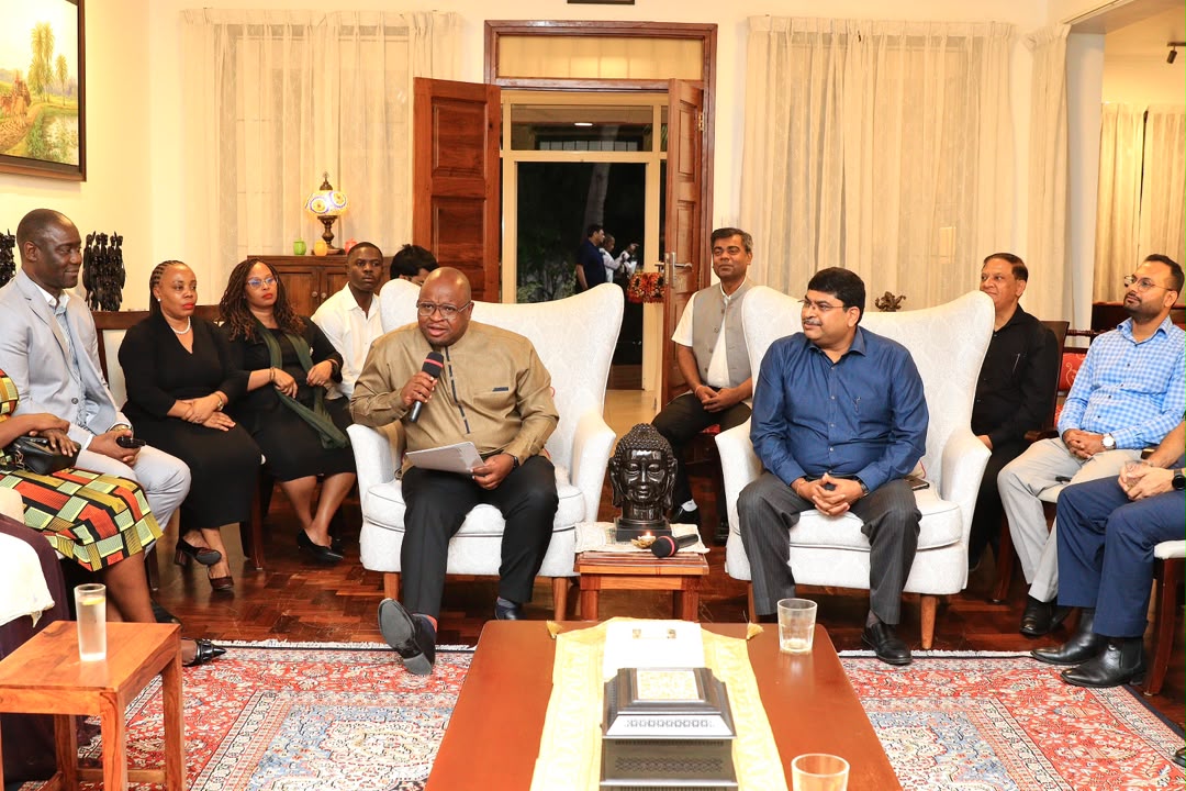 High Commissioner Shri Bishwadip Dey hosted a pre-departure dinner at India House, Dar es Salaam, for thirty Tanzanian d – photo 9