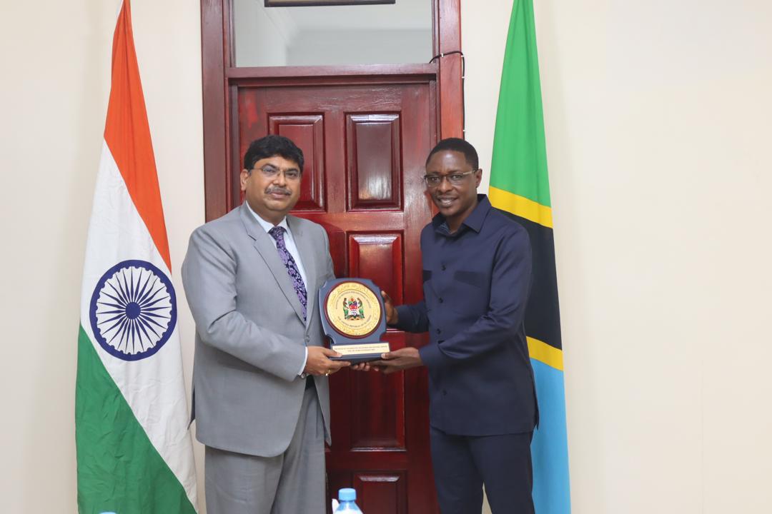 H.E. Bishwadip Dey, High Commissioner of India met Hon. Dr. Rhimo Simeon Nyansaho, Minister of Defence and National Serv – photo 4