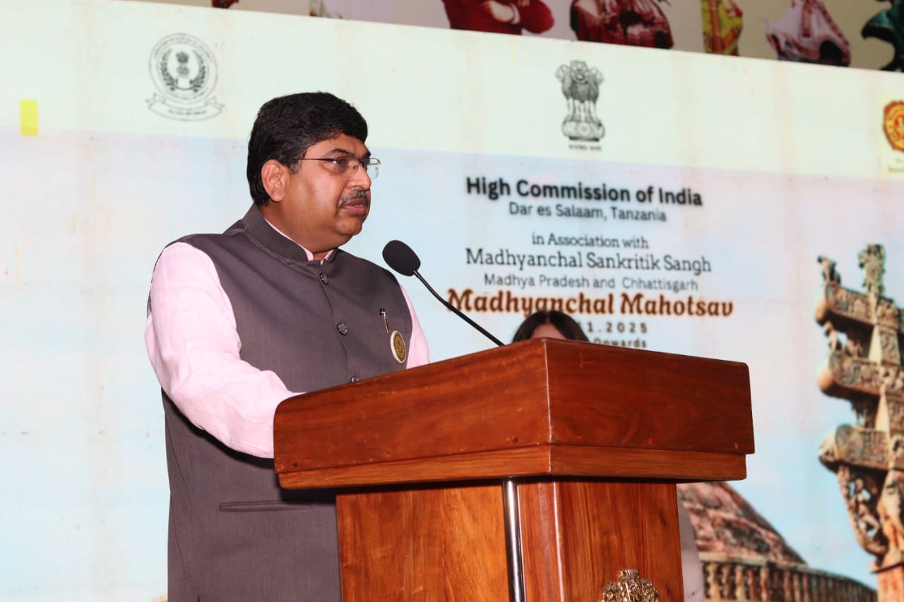 High Commission of India organized Madhyanchal Mahotsav at the Swami Vivekananda Cultural Centre (23 November 2025) – photo 2