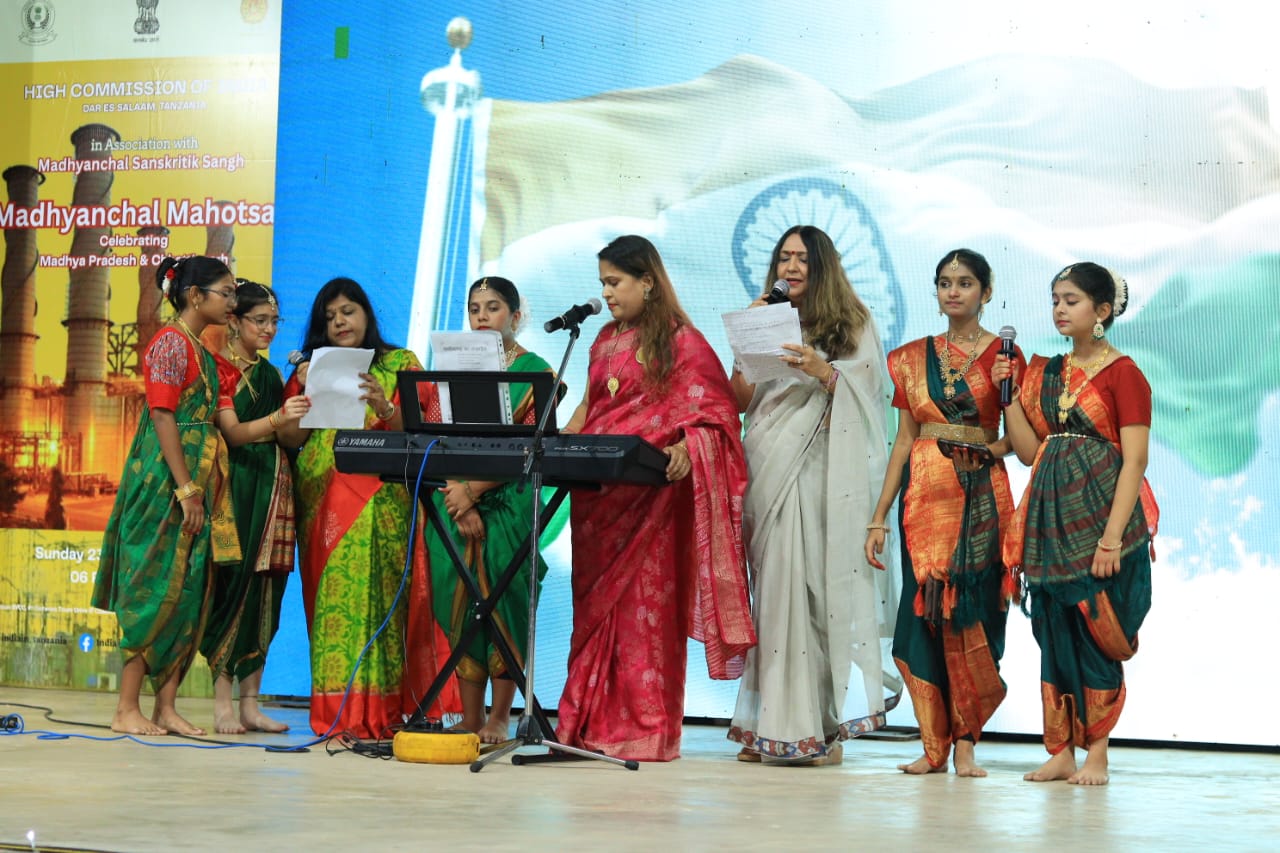 High Commission of India organized Madhyanchal Mahotsav at the Swami Vivekananda Cultural Centre (23 November 2025) – photo 4