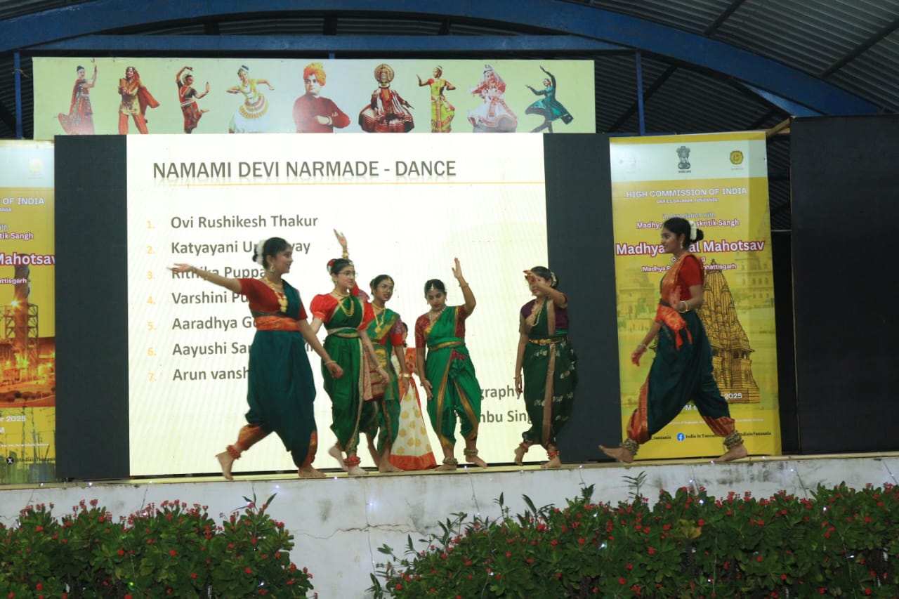 High Commission of India organized Madhyanchal Mahotsav at the Swami Vivekananda Cultural Centre (23 November 2025) – photo 8