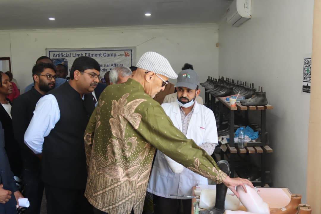 Mr. Mussa Azzan Zungu (MP), Hon'ble Speaker of the National Assembly of Tanzania visited the 2nd Jaipur Foot Artificial  – photo 2
