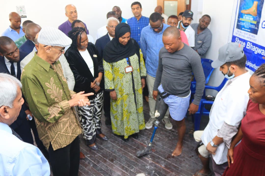 Mr. Mussa Azzan Zungu (MP), Hon'ble Speaker of the National Assembly of Tanzania visited the 2nd Jaipur Foot Artificial  – photo 4